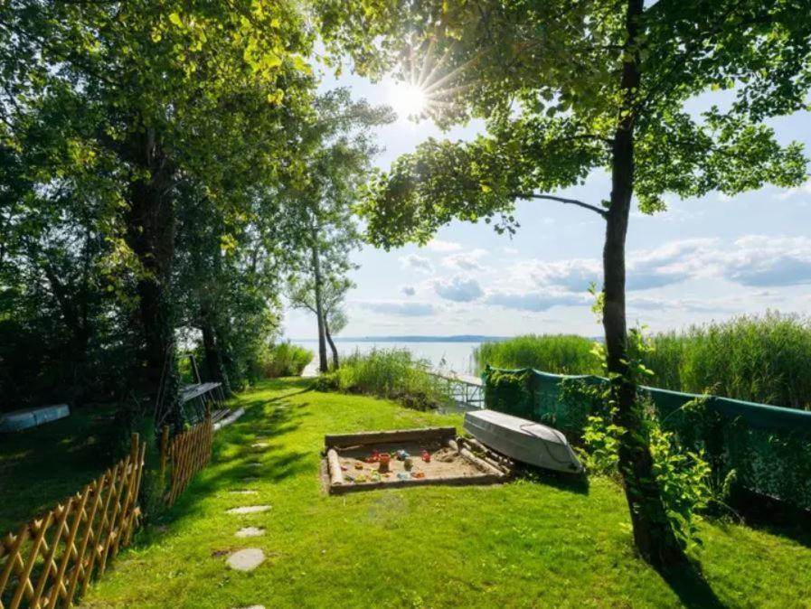 Green Lake House - Private Beach At Balaton Balatonakarattya Exterior photo
